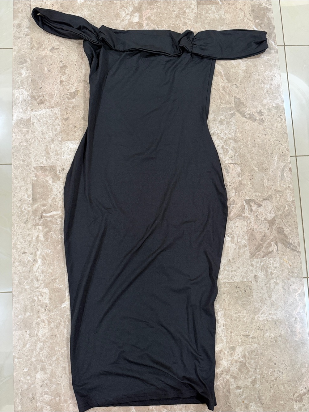 Off-Shoulder Black Bodycon Dress